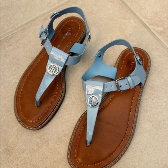 Tommy Hilfiger Light Blue Patent Leather T-Strap Sandals - Picture 5 of 9